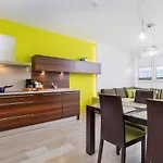 Kosciuszki & Gym By Renters Διαμέρισμα *